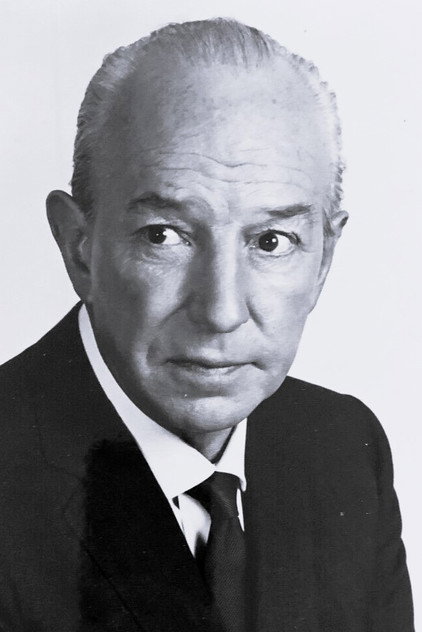 Lloyd Nolan as Russ Cortig