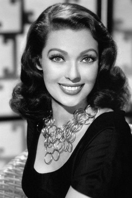 Loretta Young as Letty Strong