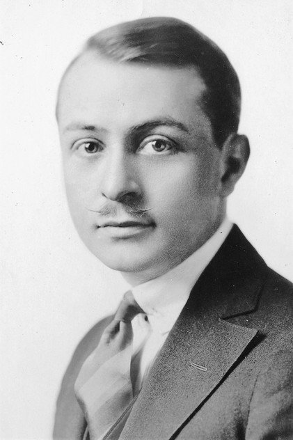 Ernest Truex as Bensinger