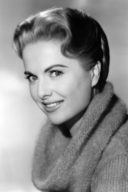 Martha Hyer as Carolyn Gibson