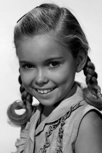 Mimi Gibson as Elizabeth Winters