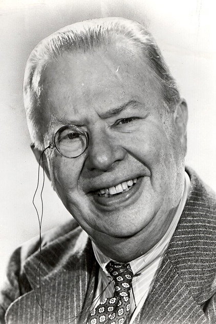 Charles Coburn as Oliver Oxley