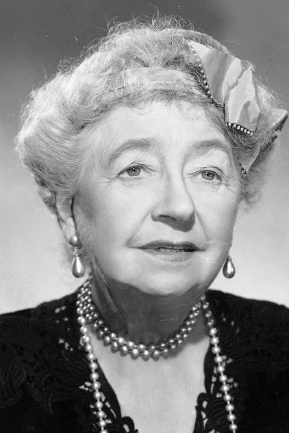 May Whitty as Mrs. McLaidlaw