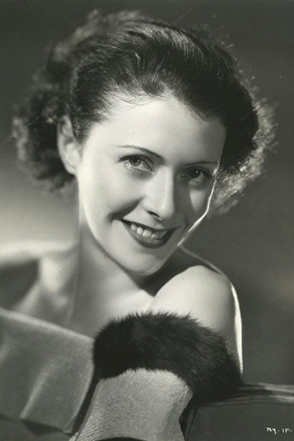 Molly Lamont as Barbara Vance
