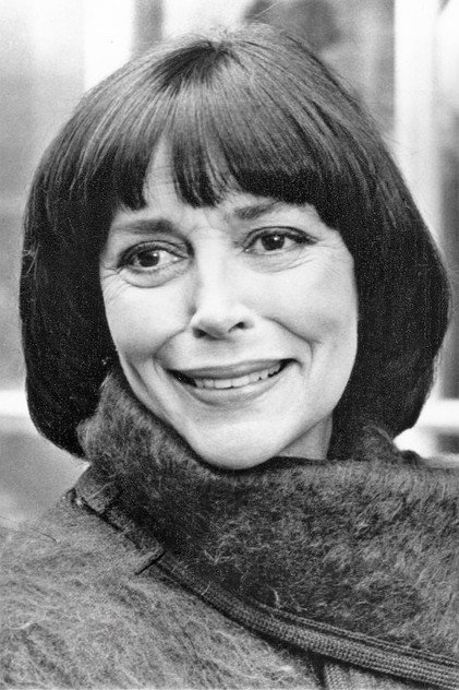 Gwen Watford as Hairdresser's Receptionist (uncredited)