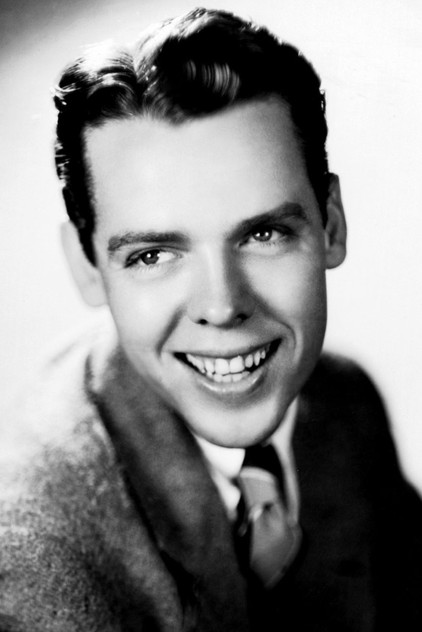 Arthur Lake as Elevator Boy