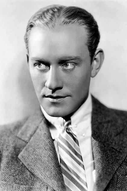Conrad Nagel as Roger Dodacker